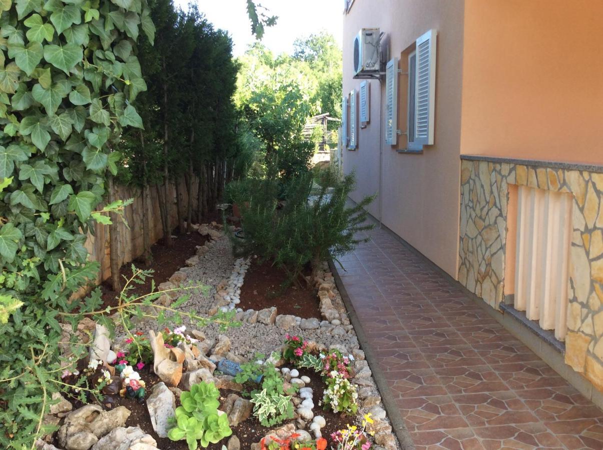 Apartments Coral, Klimno, Island Krk Exterior photo