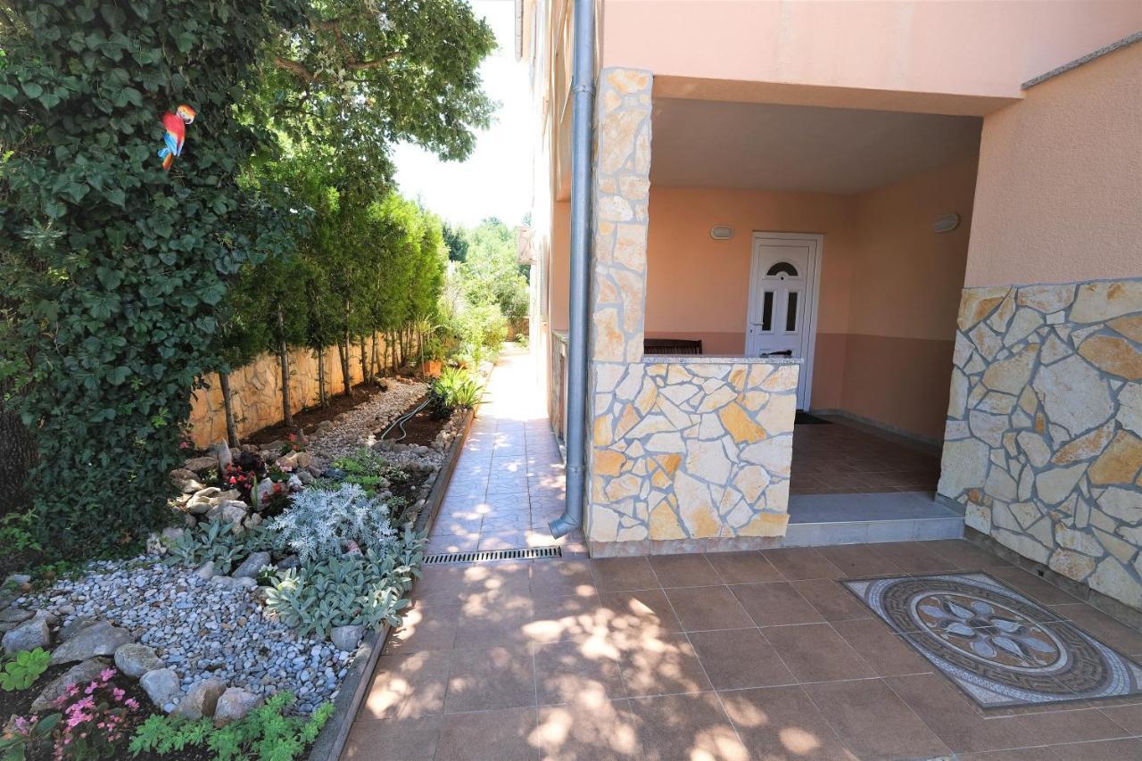 Apartments Coral, Klimno, Island Krk Exterior photo