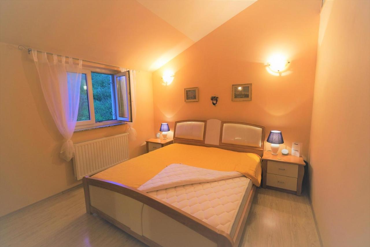 Apartments Coral, Klimno, Island Krk Exterior photo